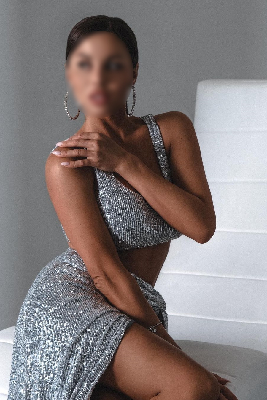 Наташа проститутка интим салон СПб у метро Елизаровская Питер эскорт салоны